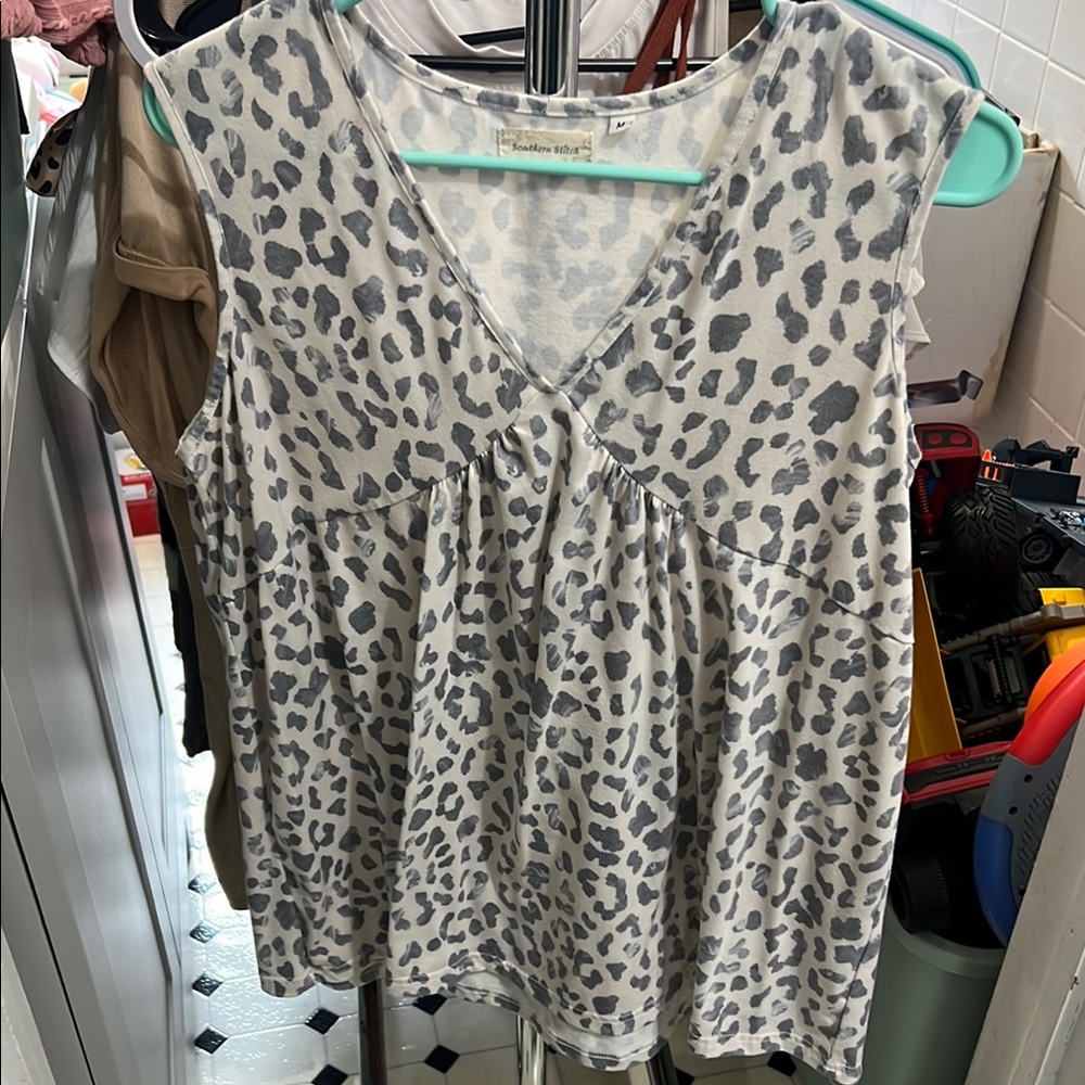 Gray Leopard Print Sleeveless Top